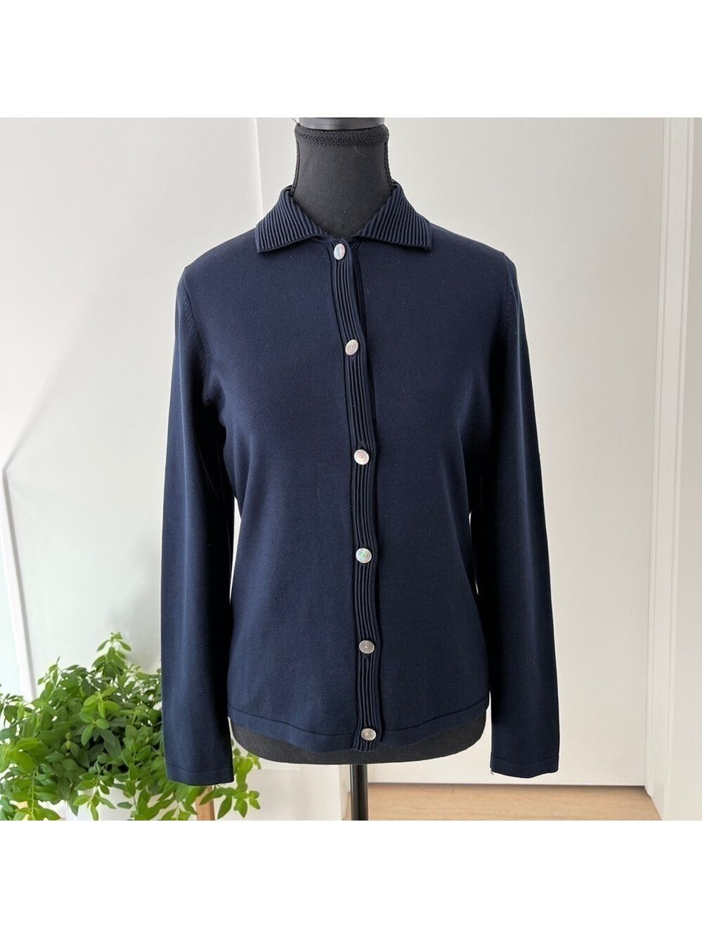 LIZ CLAIBORNE Silk Blend Fine Knit Navy Blue Shell Button Collared Cardigan Chic - Picture 1 of 16